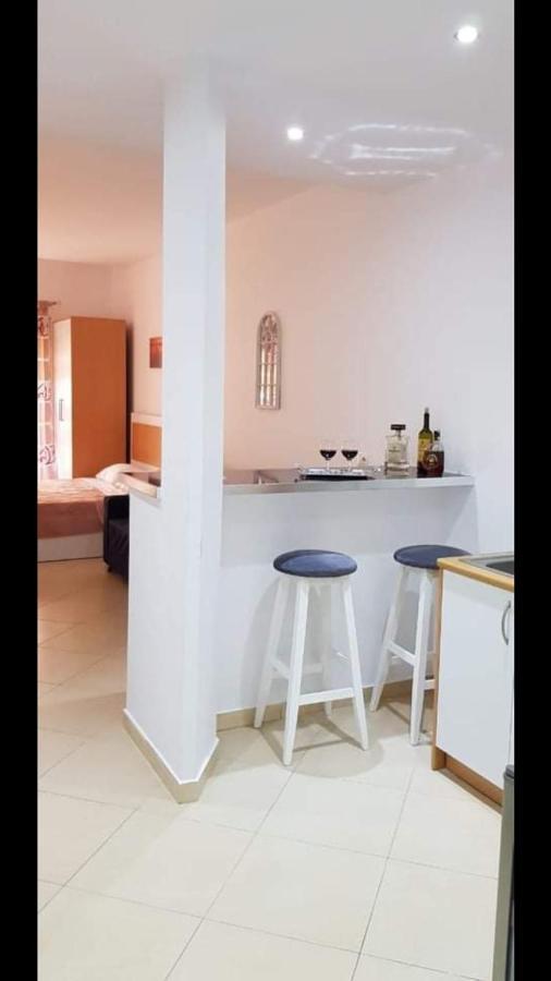 Studio By The Beach - Vlore Luaran gambar