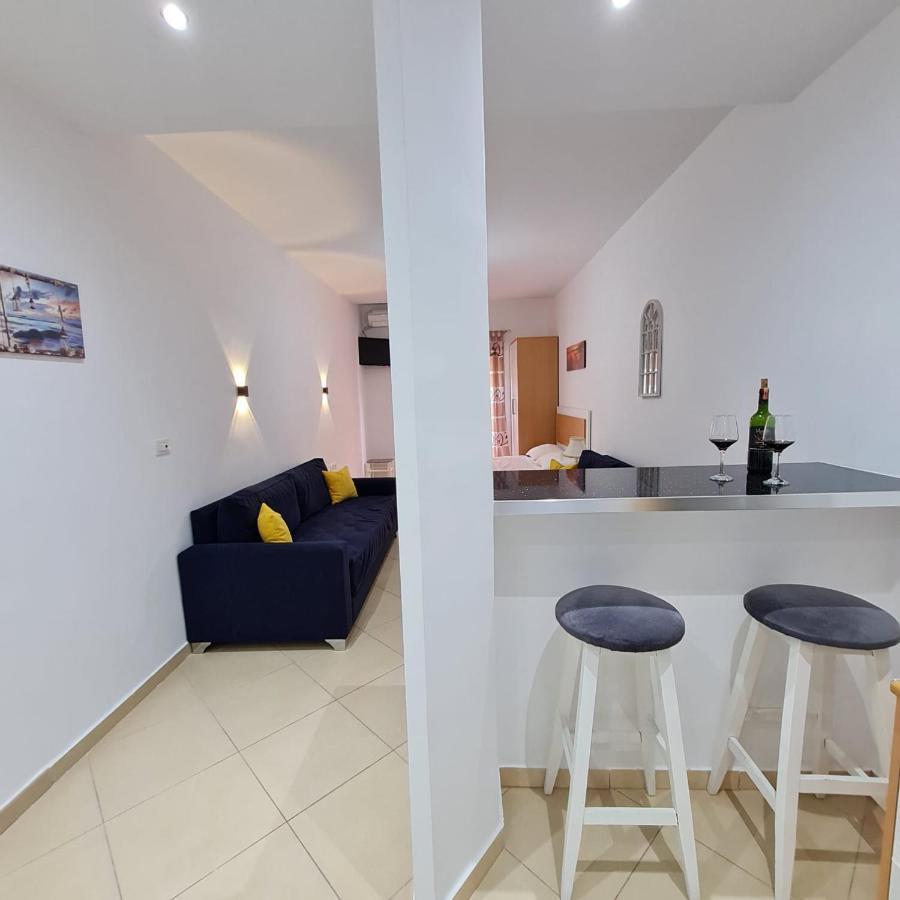 Studio By The Beach - Vlore Luaran gambar
