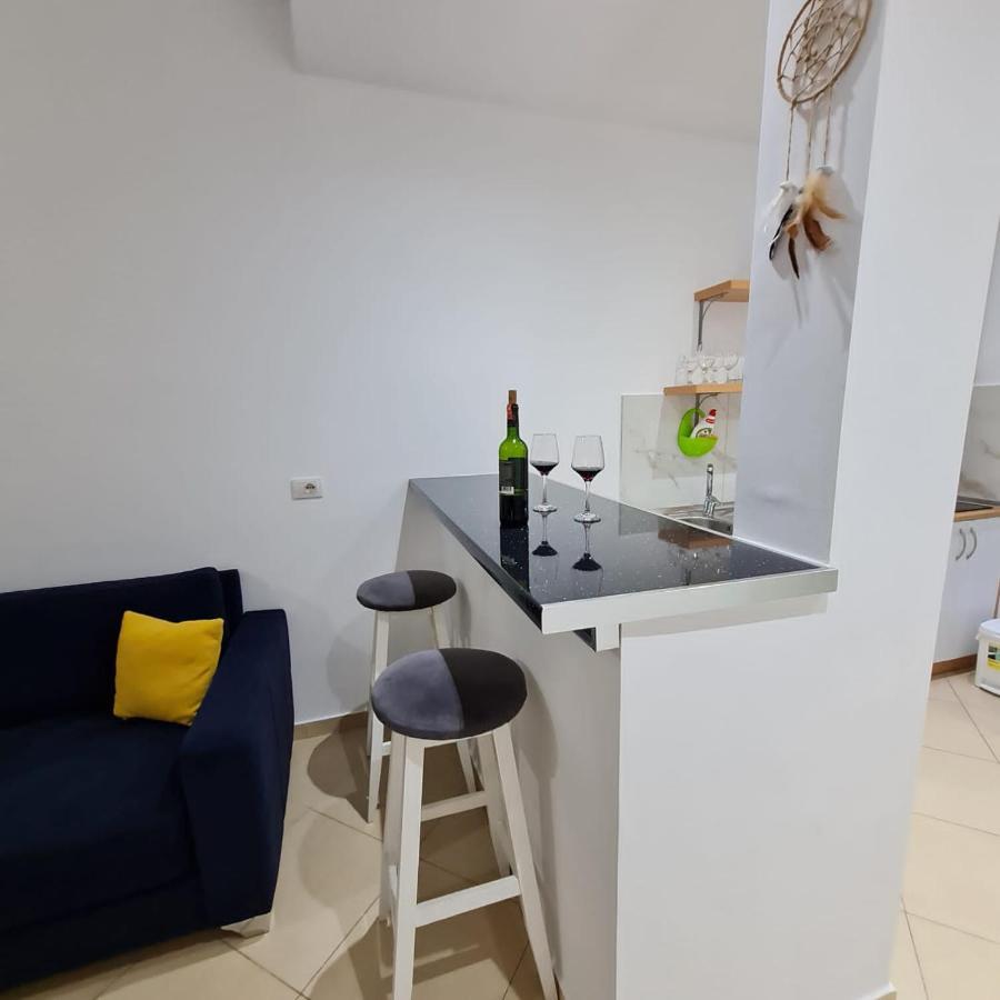 Studio By The Beach - Vlore Luaran gambar